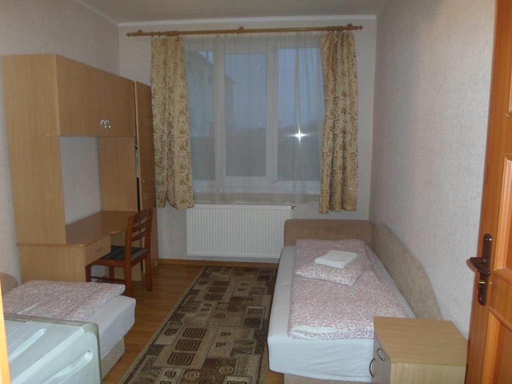 Piroshka Hotel Běrehovo Exteriér fotografie