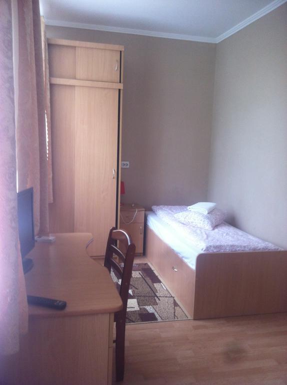 Piroshka Hotel Běrehovo Exteriér fotografie