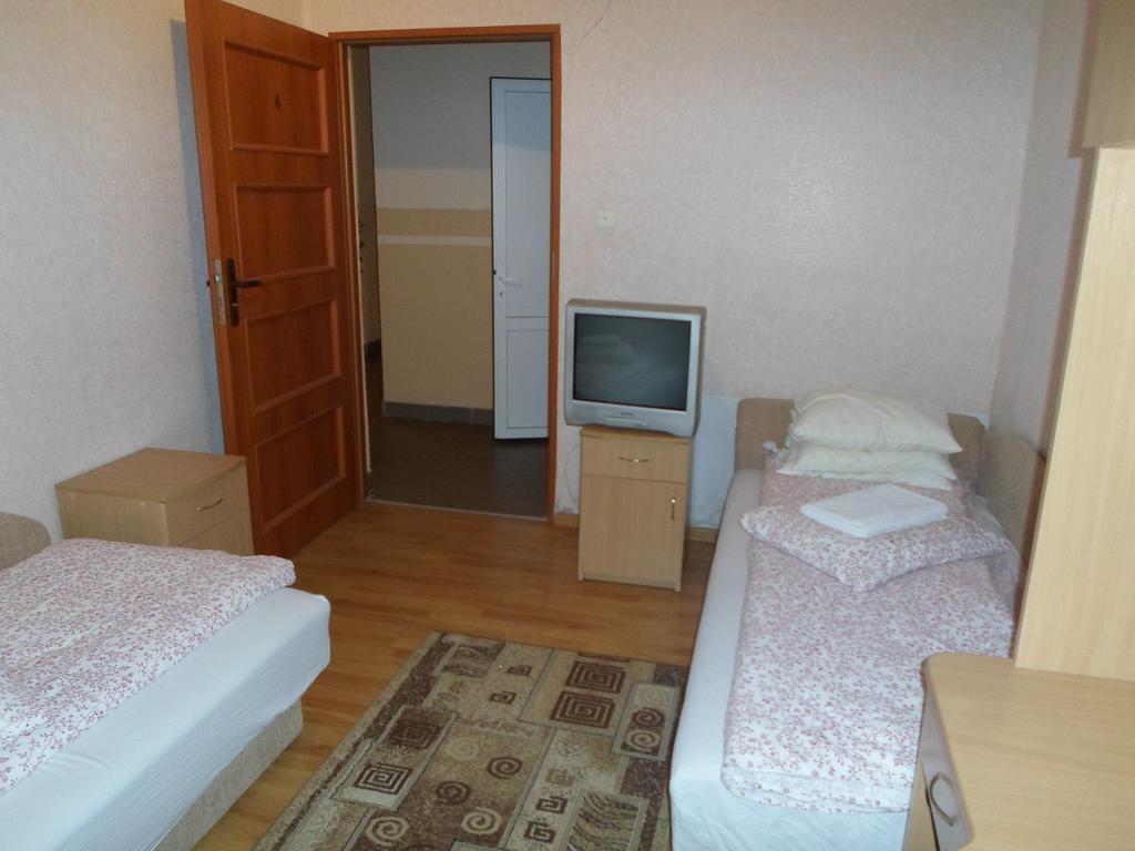 Piroshka Hotel Běrehovo Exteriér fotografie